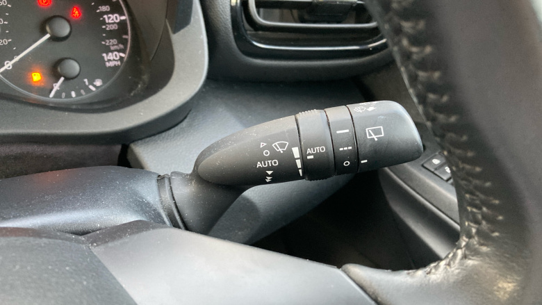 Toyota Yaris 1.5 Hybrid Icon 5dr CVT Hybrid Hatchback